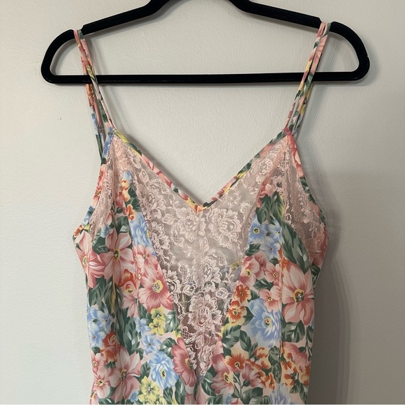 Victoria’s Secret Vintage Sleeveless V-Neck Gold Label Lace Nightgown Sz M GUC - Picture 8 of 9